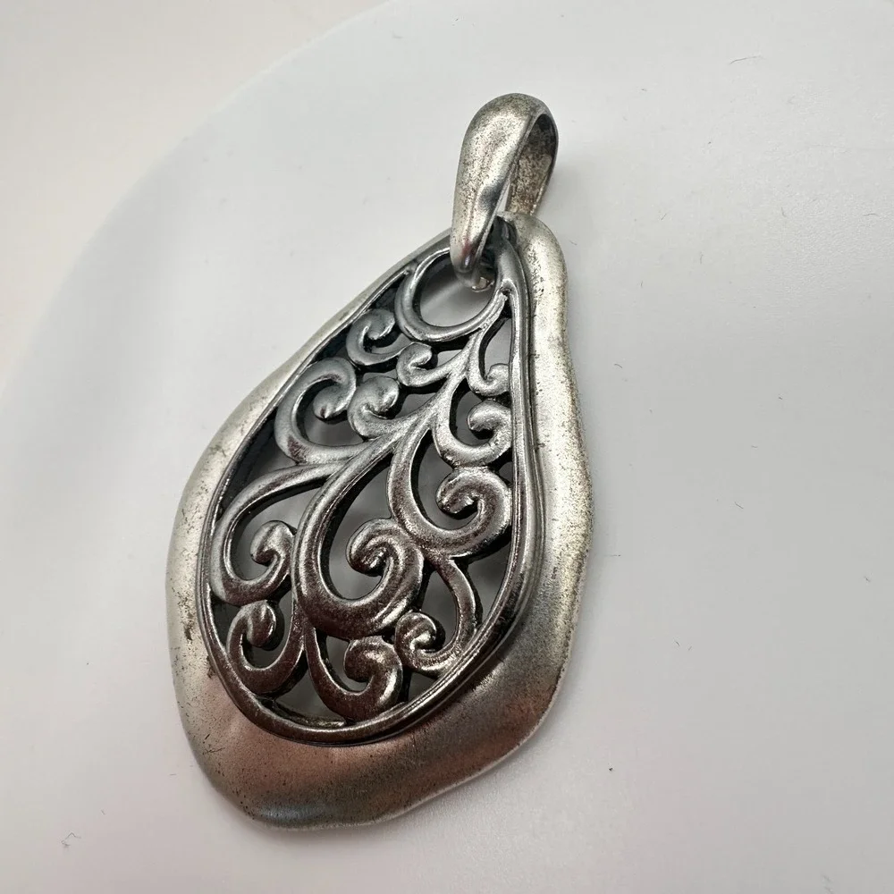 Vintage Y2K Silver Tone Filigree Openwork Teardrop Pendant‎ Boho Women's Jewelry